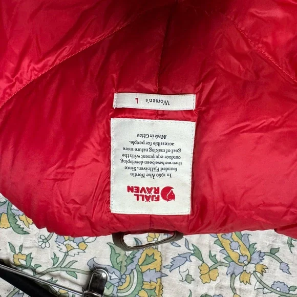 Fjallraven Red Hooded Poncho - Picture 7 of 9